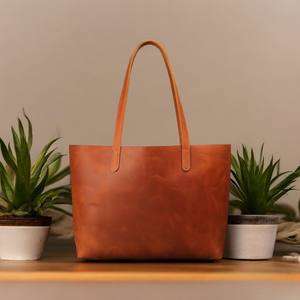 Bolso de mano de lujo de gran capacidad al por mayor de fábrica para mujer, bolsos de mano de lujo de cuero Crazy Horse de moda clásica para mujer - Product Image 1