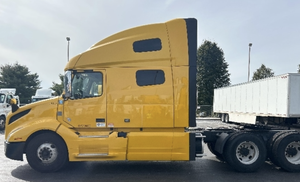 El mejor!! Camión Semirremolque Usado Económico y en Buen Estado, Modelos 2022, 2020, 2021, 2024, Camión Semirremolque Usado VOL_VO VNL64T760 - Product Image 4