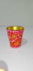 เชิงเทียนโลหะแนวร่วมสมัยที่มีรูปทรงเรขาคณิตสำหรับตกแต่งคริสต์มาสในพื้นที่นั่งเล่นที่ทันสมัย - Product Image 6