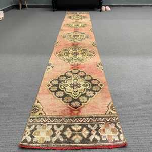 พรมวินเทจ ขนาด 1.7x10.9 ฟุต สีแดงเขียวลายทาง พรมขนสัตว์ตุรกี - Product Image 2