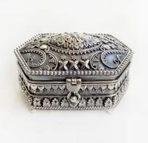 Boîtes à bijoux en métal pour ranger des bijoux élégants en laiton argenté oxydé, organisateur de rangement pour bijoux carrés en métal - Product Image 6