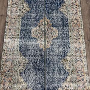 Alfombra Turca Vintage con Acentos Florales Azules, 2.8x6.6 pies, de Lana - Product Image 3