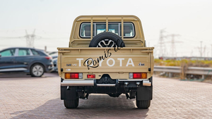 Toyota Land Cruiser 79 Pickup Double Cabine 4.0L Essence V6 Automatique 2024 d'occasion, Premier Propriétaire, Conduite à Gauche - Product Image 2