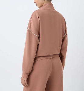 Conjunto Deportivo Personalizado al por Mayor para Mujer, Sudadera con Capucha y Cremallera y Pantalones Deportivos, Elegante Conjunto de Dos Piezas Cálido para Otoño e Invierno - Product Image 3