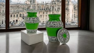 Petites urnes Mini urne de crémation en vert et noir Urne funéraire pour animaux de compagnie ou cendres humaines pour souvenirs Miniature - Product Image 6