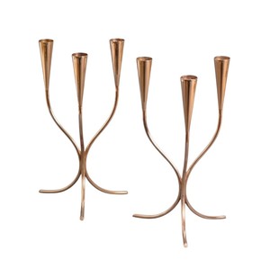 Ensemble de 2 bougeoirs en métal argenté élégants, design floral, tige torsadée moderne, décoration de table, bougeoir, prix le plus bas - Product Image 2