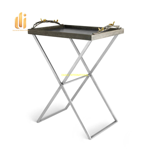 Bandeja rectangular de madera con soporte plegable de acero inoxidable y asas florales doradas, mesa decorativa para comedor de cocina - Product Image 2