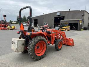 Tracteur Kubota L3301DT 2021 : Tracteur utilitaire à transmission par engrenages de 33 CV avec performances robustes et économie de carburant - Product Image 5
