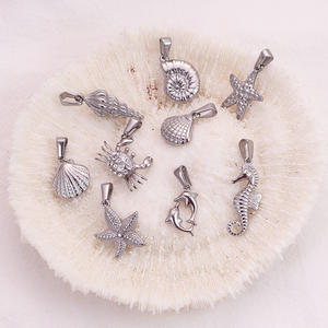 Venta al por mayor Ocean Series Jewelry Acero inoxidable PVD Chapado en oro Muchas estrellas de mar Cangrejo Delfín Encantos Concha Colgantes - Product Image 5