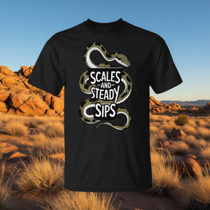 T-shirt Scales And Steady Sips Snake Lovers, nera, taglia unisex per adulti - Product Image 3