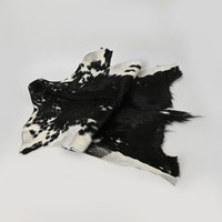 100 % Ziegenfell mit Haar zum Herstellen von Taschen, Gürteln und Accessoires, Naturfell mit Musterzuschnitt, rundgeschnittenes Fell