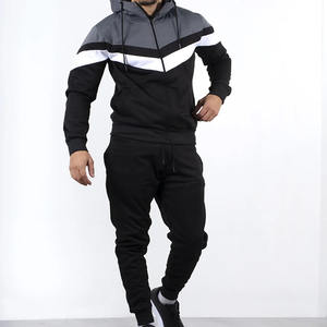 Vente en gros de vêtements de sport tech de haute qualité personnalisés de grande taille pour hommes ensemble de jogging survêtement pour hommes - Product Image 1