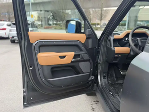 LAND ROVER DEFENDER 110 V8 AWD 2023 SUV d'occasion, premier propriétaire - Product Image 2