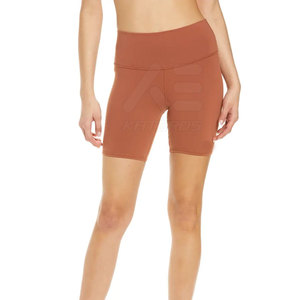 Shorts de yoga respirants en Spandex/Polyester pour femme, marque privée, avec taille élastique et taille mi-haute, pour usage extérieur - Product Image 2