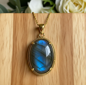 Pendentif en labradorite naturelle de qualité supérieure, forme goutte, chaîne délicate, style bohème, cristal de guérison, cadeau tendance - Product Image 6