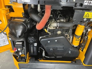 Minicargadora de orugas JCB 270, maquinaria JCB 270, ideal para trabajos agrícolas, construcción y carga de camiones. - Product Image 4