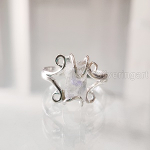 Bijoux en pierre brute Bague pour femme Pierre de lune arc-en-ciel brute naturelle Pierre précieuse Juin Pierre de naissance Hippie Bande de fil Bague en argent sterling 925 - Product Image 1