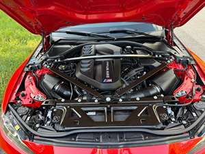 M3 2021, Transmisión Manual de 6 Velocidades, Paquete Ejecutivo, Rojo Metálico Toronto, Sin Modificar - Product Image 6