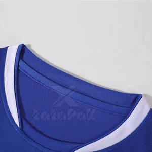 Logo personnalisé vient d'arriver ensemble de maillots et shorts de football vêtements de sport pour équipes vente en gros d'uniformes de football - Product Image 2