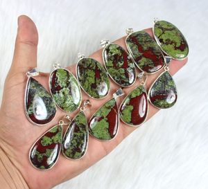 Vente en gros de magnifiques pendentifs en pierres précieuses jaspe dragon pour femmes sertissage de lunette collier plaqué argent incrustation de sang dragon - Product Image 5