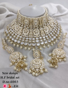 Nouveau Design Plaqué Or Perle Verte Traditionnelle & Kundan Collier Clouté Ensemble de Bijoux pour Femme - Product Image 3