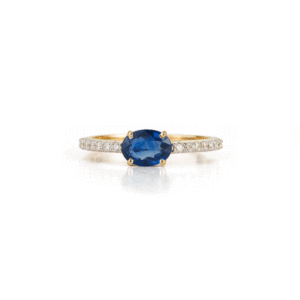 Bague rectangulaire en or 14 carats plaqué rhodium avec saphir bleu et diamants sertis clos, style classique géométrique pour anniversaire féminin - Product Image 3