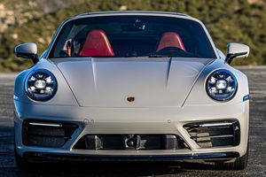 2022 911 Targa 4S Twin-Turbo Flat-6, transmission intégrale, 59 340 $ de options, non modifiée - Product Image 2