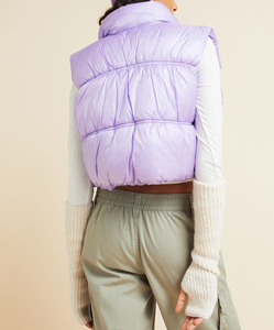 Chalecos sin mangas cálidos para mujer con logo personalizado, chaquetas cortas acolchadas tipo bomber para invierno con cremallera - Product Image 4