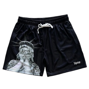 Pantalones cortos de malla de gimnasio de poliéster 100% para hombre, pantalones cortos de moda urbana con sublimación gráfica personalizada - Product Image 3