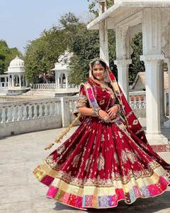 2025 nouveautés coton mousseline lourd avec impression numérique avec vrai miroir travail Rajasthani Lehenga Choli ensemble pour Navratri - Product Image 1