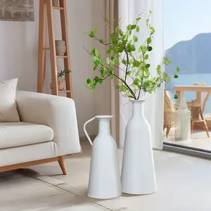 Vase à fleurs en métal fait main de luxe pour les projets de décoration d'intérieur, vase à fleurs de table, décoration de la maison, Zahid Exports - Product Image 3