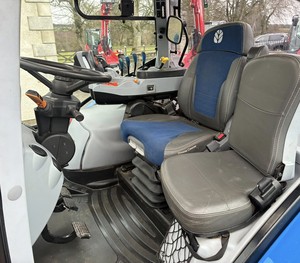 Tractor Agrícola T6 4x4 de 70HP en Oferta, Listo para Exportación, Componentes Principales: Caja de Cambios, Bomba, Motor, Rodamientos - Product Image 2