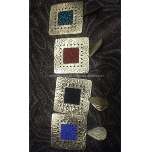 Boucles d'oreilles de mariée élégantes, perles d'eau douce blanches naturelles, longues boucles d'oreilles pendantes, boucles d'oreilles en laiton plaqué or, bijoux de mode - Product Image 3