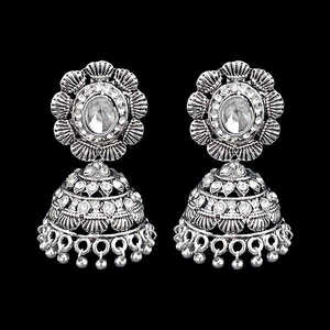 Jeweljunk Pendientes Jhumki de piedra austriaca chapados en plata fina Colección 1311264 - Product Image 1