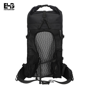 Mochila Ligera para Esquí, Senderismo y Viajes <span class=keywords><strong>de</strong></span> Invierno con Compartimento para Botas, Modelo Scene - Product Image 3