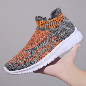 Chaussures de cricket d'intérieur pour hommes de haute qualité avec couleur et logo personnalisables Semelle en caoutchouc pour une utilisation toute l'année - Product Image 5