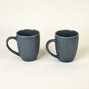ชุดแก้วกาแฟเซรามิกลายทางสีน้ำเงินสไตล์มินิมอล 2 ใบ ความจุ 400 มล. พร้อมฝาปิด ดีไซน์คลาสสิก เหมาะสำหรับเป็นของขวัญทางธุรกิจหรือใช้ส่วนตัว - Product Image 2