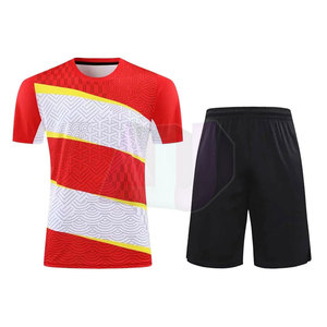 Uniforme de Fútbol Personalizable 100% Poliéster, Disponible al por Mayor, Logotipo, Nombre y Número Personalizados, Transpirable y Ligero para Equipos y Escuelas - Product Image 1
