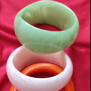 High Fashion Resin <b>Bangles</b>, Bracelet As Present, Gift for <b>Loved</b> One at Affordable Price - Product Image 1