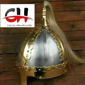 Casque d'armure Viking médiéval d'Halloween Casque en acier en laiton avec panache.