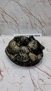 กุหลาบทองและสีน้ำตาลเทวดาสุนัขโกศสำหรับสัตว์เลี้ยงเถ้ากระดูกที่ระลึกโดย Brassworld อินเดียผู้ผลิตโกศสัตว์เลี้ยงจากอินเดีย - Product Image 6