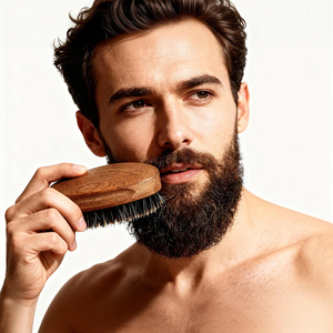 Brosse à barbe en bois MORGANS INDUSTRIES avec poils de sanglier et peigne assorti, idéale pour les voyages et respectueuse de l'environnement, pour l'entretien de la barbe - Product Image 5