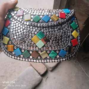 Bolsas de mosaico de metal hechas a medida con adornos de resina ideales para reventa en tiendas de accesorios de moda - Product Image 2