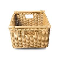 Panier en rotin fait à la main avec un tissage naturel durable conçu pour les ménages modernes rustiques ou écologiques de ferme