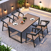 Ensemble table et chaises d'extérieur pour patio, résistant au soleil et à l'eau, en plastique imitation bois, pour villa, jardin, terrasse