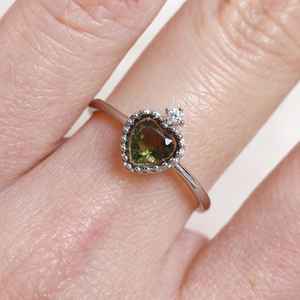 แหวนคริสตัลอัญมณีสีเงิน S925พร้อม moldavite เกรดอัญมณีสำหรับเครื่องประดับที่ไม่ซ้ำกัน - Product Image 5