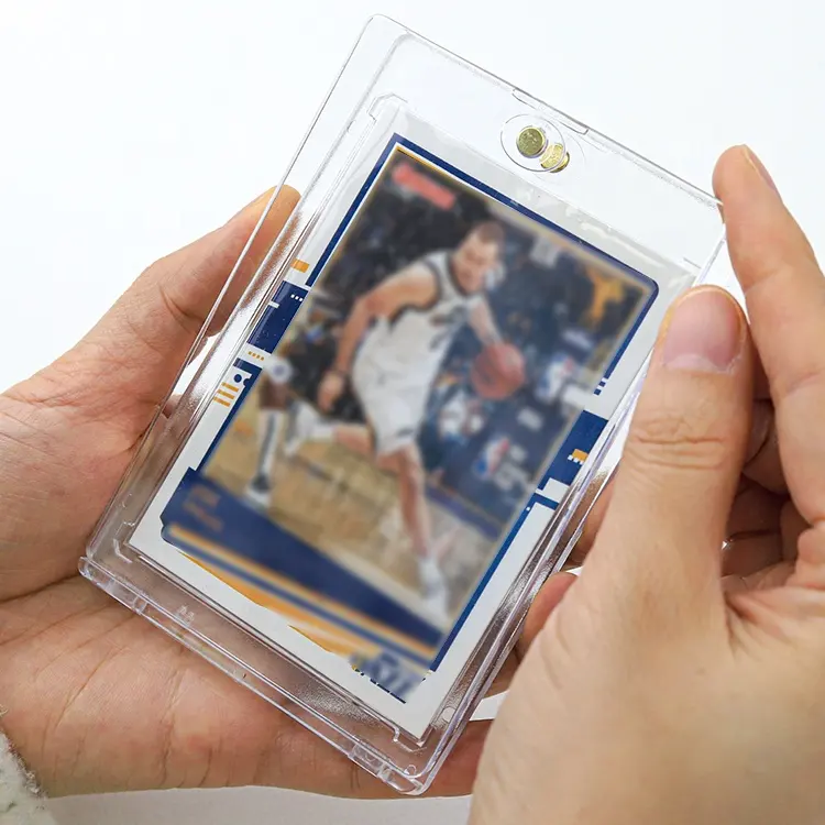 Porte-cartes à collectionner magnétique étanche de taille standard en acrylique résistant aux UV pour cartes de sport