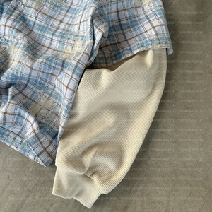 เสื้อเชิ้ตผ้าสักหลาดลายสก็อตแขนยาวสองชั้นสไตล์วินเทจทรงหลวมโอเวอร์ไซส์พิมพ์ลายไม่ยับ - Product Image 3