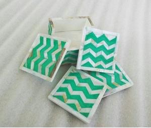 Ensemble de 4 sous-verres en bois et en résine au design de couleur unique Table basse imperméable à l'eau Coussinets et tapis d'art décoratifs - Product Image 2