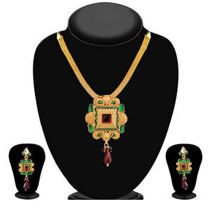 Tip Top Fashions 1100913 vert Meenakari collier plaqué or ensemble bijoux fins pour les femmes - Product Image 1